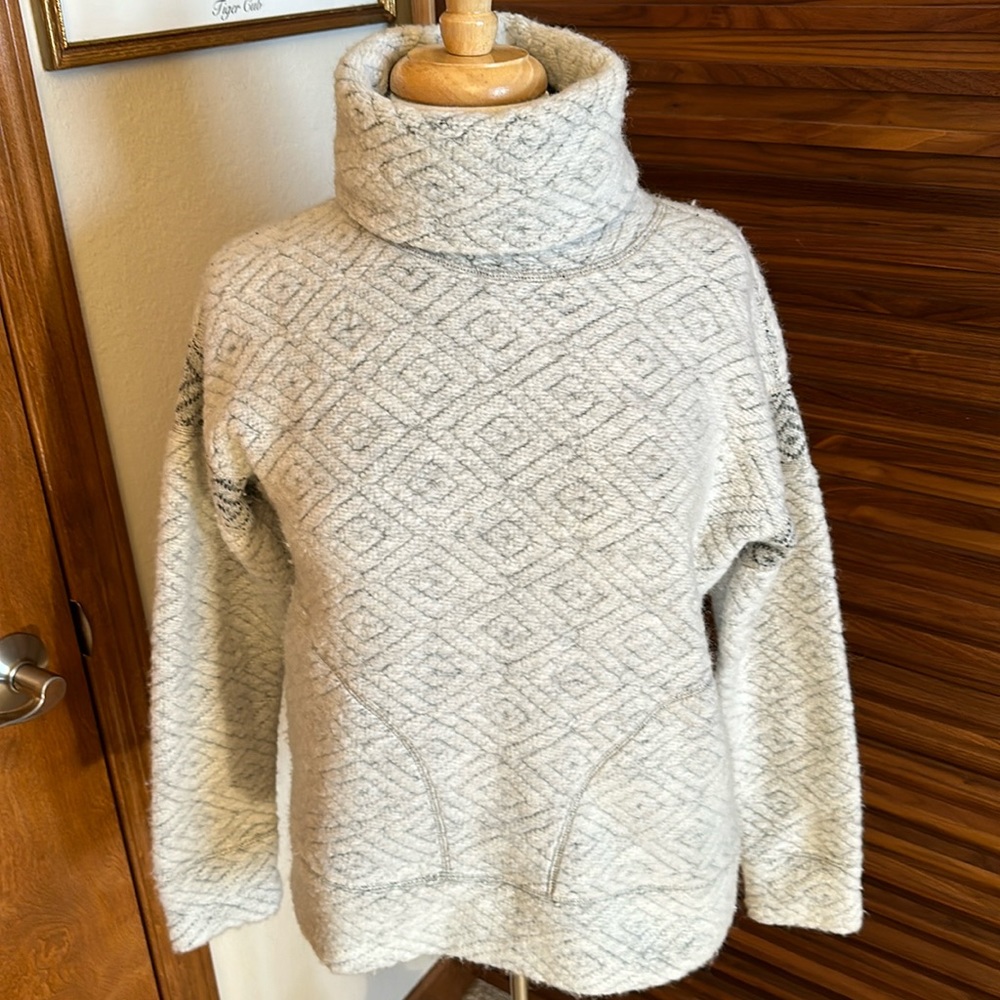 PrAna sweater XS polyester and recycled wool